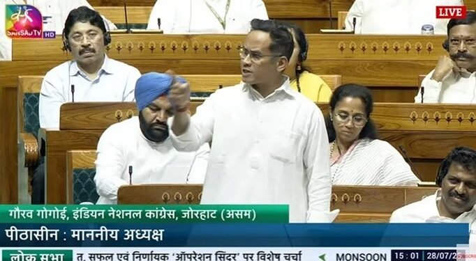 ಬೈಸರನ್ಗೆ ಹೋಗಿದ್ದು ರಾಹುಲ್ ಗಾಂಧಿ ಮಾತ್ರ | ರಾಜನಾಥ್ ಸಿಂಗ್ ಗೆ ತಿರುಗೇಟು ನೀಡಿದ ಗೌರವ್ ಗೊಗೊಯ್