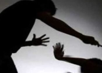 ಕಾರು ಚಾಲಕನ ಮೇಲೆ ಹಲ್ಲೆ ನಡೆಸಿ ಯುವಕ ಪರಾರಿ !