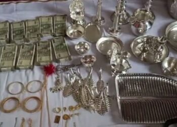 ಲೋಕಾ ದಾಳಿ | 50 ಲಕ್ಷಕ್ಕೂ ಮೀರಿ ನಗದು, ಕೋಟಿ ಬೆಲೆ ಬಾಳುವ ಬಂಗಾರ, ಬೆಳ್ಳಿ ಪತ್ತೆ