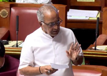 ಬಫರ್ ಝೋನ್ ಕಡಿತ : ವಿರೋಧ ಪಕ್ಷಗಳ ಸಭಾತ್ಯಾಗದ ನಡುವೆ ಮಸೂದೆಗೆ ಅಂಗೀಕಾರ