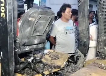 ಗಣೇಶ ವಿಸರ್ಜನೆ ವೇಳೆ ಪಟಾಕಿ ಸಿಡಿದು ಬಾಲಕ ಸಾವು | 6 ಮಂದಿಗೆ ಗಾಯ