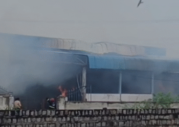 ಮಂತ್ರಾಲಯ | ಗೋ ಶಾಲೆಯಲ್ಲಿ ಬೆಂಕಿ ಅವಘಡ : ತಪ್ಪಿದ ಭಾರಿ ಅನಾಹುತ