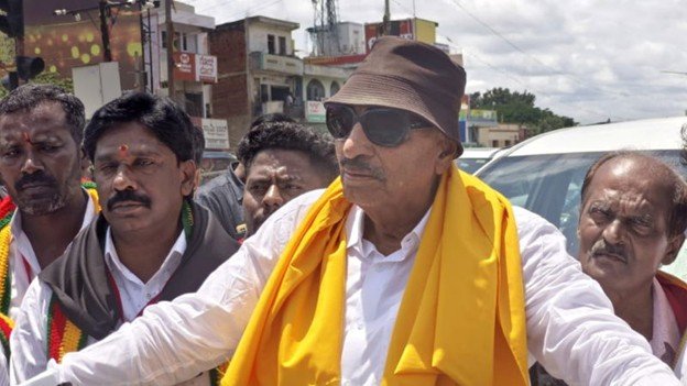 ಸಾರಿಗೆ ನೌಕರರ ಬೇಡಿಕೆ ಈಡೇರಿಸದಿದ್ದಲ್ಲಿ ʼಕರ್ನಾಟಕ ಬಂದ್ʼಗೆ ಕರೆ : ವಾಟಾಳ್ ಎಚ್ಚರಿಕೆ