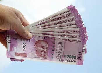 2 ಸಾವಿರ ರೂ. ನೋಟು ಇನ್ನೂ ನಿಮ್ಮ ಬಳಿ ಇವೆಯೇ?!  ನೀವೇನು ಮಾಡಬಹುದು ?