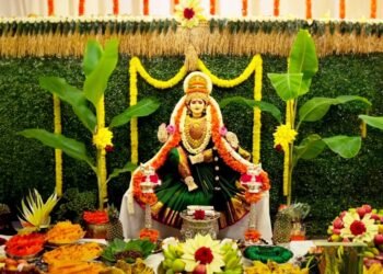 ವರಮಹಾಲಕ್ಷ್ಮೀ ವೃತಾಚರಣೆ ಸಂಭ್ರಮ: ದೇವಸ್ಥಾನಗಳಲ್ಲಿ ಭಕ್ತ ಸಾಗರ, ವಿಶೇಷ ಪೂಜೆ