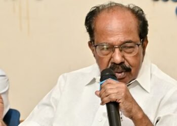 ಮೋದಿ ಹಸ್ತಕ್ಷೇಪವಿಲ್ಲದೆ ಏನು ಸಾಧ್ಯವಿಲ್ಲ : ವೀರಪ್ಪ ಮೋಯ್ಲಿ