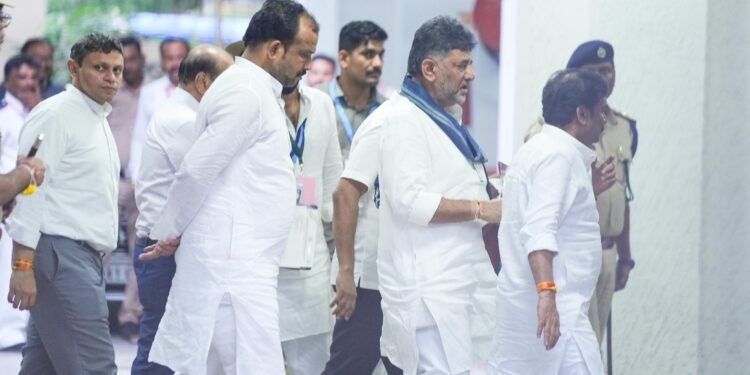 ಮತ ಕಳ್ಳತನ : ರಾಜ್ಯ ಚುನಾವಣಾ ಆಯೋಗಕ್ಕೆ ಕಾಂಗ್ರೆಸ್‌ ದೂರು | ದೂರಿನಲ್ಲಿ ಏನಿದೆ ?