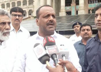 ವಿಧಾನಸೌಧದ ಮೆಟ್ಟಿಲುಗಳ ಮೇಲೆ ಅನಾವರಣಗೊಳ್ಳಲಿದೆ ವಿಶ್ವದ 2ನೇ ಅತಿದೊಡ್ಡ ರಾಷ್ಟ್ರಧ್ವಜ : ಯು.ಟಿ. ಖಾದರ್