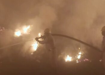 ನಿಲುಗಡೆಗೊಳಿಸಿದ್ದ ಶಾಲಾ ವಾಹನದಲ್ಲಿ ದಿಢೀರ್‌ ಕಾಣಿಸಿಕೊಂಡ ಬೆಂಕಿ : ಕೊಲೆ ಶಂಕೆ !?