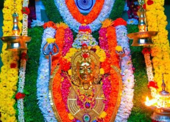 ಸಿಗಂದೂರು ಶ್ರೀ ಚೌಡೇಶ್ವರಿಗೆ ಭಾರತಮಾತೆಯ ಅಲಂಕಾರ !