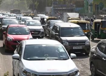 ವಾಹನ ಸವಾರರಿಗೆ ಶಾಕ್: ಹಳೆಯ ವಾಹನಗಳ ನೋಂದಣಿ ನವೀಕರಣ ಶುಲ್ಕ ಏರಿಕೆ