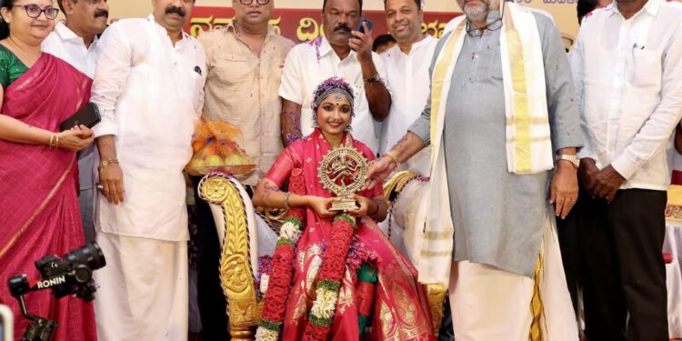 ಭರತನಾಟ್ಯದಲ್ಲಿ ವಿಶ್ವ ದಾಖಲೆ ಬರೆದ ವಿದುಷಿ ದೀಕ್ಷಾಗೆ ಡಿಸಿಎಂ ಡಿಕೆಶಿ ಅಭಿನಂದನೆ