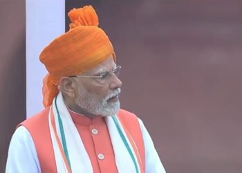 79ನೇ ಸ್ವಾತಂತ್ರ್ಯೋತ್ಸವ | ಪಾಕಿಸ್ತಾನದ ಅಣ್ವಸ್ತ್ರ ಬೆದರಿಕೆಗೆ ನಮೋ ಖಡಕ್ ಎಚ್ಚರಿಕೆ ! ಕೇಸರಿ ಪೇಟದಲ್ಲಿ ಕಂಗೊಳಿಸಿದ ಮೋದಿ