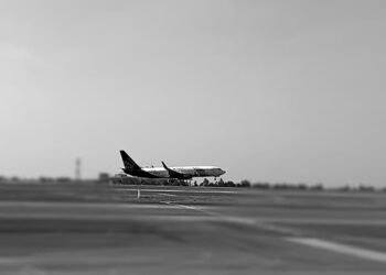 ತಾಂತ್ರಿಕ ದೋಷ : ಮುಂಬೈಗೆ ತೆರಳಬೇಕಿದ್ದ ವಿಮಾನ ವಾಪಾಸ್ಸಾಗಿ ಬೆಳಗಾವಿಯಲ್ಲೇ ಲ್ಯಾಂಡಿಂಗ್