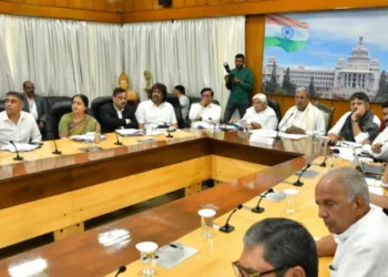 ಮಂದಗತಿಯಲ್ಲಿ ಸಾಗುತ್ತಿರುವ ಸಾಮಾಜಿಕ ಶೈಕ್ಷಣಿಕ ಸಮೀಕ್ಷೆ| ವಿಡಿಯೋ ಕಾನ್ಫರೆನ್ಸ್ ಮೂಲಕ ಅಧಿಕಾರಿಗಳಿಗೆ ಚುರುಕು ಮುಟ್ಟಿಸಿದ ಸಿಎಂ