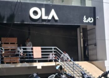 5 ತಿಂಗಳಾದರೂ ಓಲಾ ಬೈಕ್ ಸರ್ವಿಸ್ ಇಲ್ಲ: ಕಲಬುರಗಿಯಲ್ಲಿ ಗ್ರಾಹಕರ ಪ್ರತಿಭಟನೆ