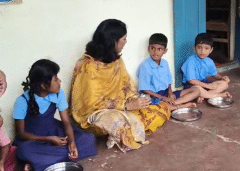 ಹಾಸನ | ಸರ್ಕಾರಿ ಶಾಲೆಗೆ ದಿಢೀರ್ ಭೇಟಿ ನೀಡಿ ಪರಿಶೀಲಿಸಿದ ಜಿಲ್ಲಾಧಿಕಾರಿ ಲತಾಕುಮಾರಿ