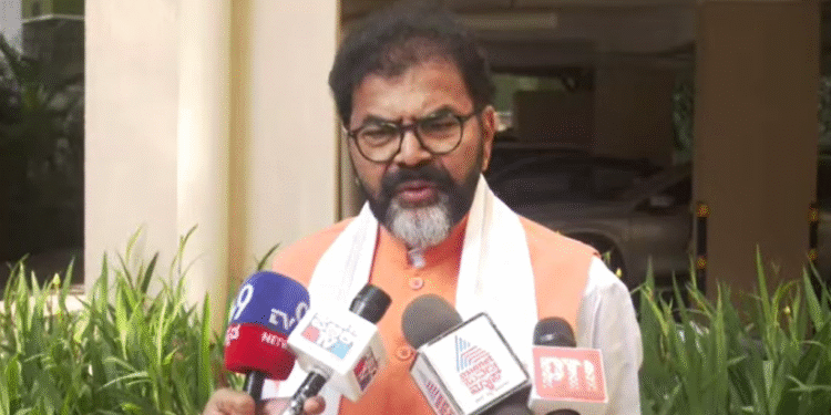 ಮದ್ದೂರು ಕಲ್ಲು ತೂರಾಟ | ಸರ್ಕಾರದ ಮುಸ್ಲೀಂ ಓಲೈಕೆ ನೀತಿಯಿಂದ ಅವಾಂತರ : ಛಲವಾದಿ ಅಸಮಧಾನ