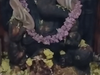 ಗಣೇಶನ ವಿಗ್ರಹಕ್ಕೆ ಚಪ್ಪಲಿ ಹಾರ ಹಾಕಿದ ಕಿಡಿಗೇಡಿಗಳು: ಸ್ಥಳೀಯರಿಂದ ವ್ಯಾಪಕ ಆಕ್ರೋಶ