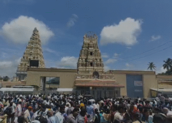 ಮಹಾಲಯ ಅಮಾವಾಸ್ಯೆ: ಮಾದಪ್ಪನ ದರ್ಶನಕ್ಕೆ ಹರಿದು ಬಂದ ಭಕ್ತಗಣ!
