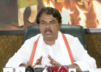 ನೂರು ಸಿದ್ದರಾಮಯ್ಯ ಬಂದರೂ ಹಿಂದೂ ಧರ್ಮ ಅಪವಿತ್ರ ಮಾಡಲು ಆಗಲ್ಲ-ಅಶೋಕ್ ಕಿಡಿ