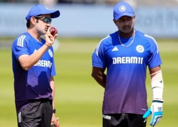 ಗಂಭೀರ್ ಭಾರತದ ಟೆಸ್ಟ್ ಕೋಚ್ ಆಗಿ ಮುಂದುವರಿಯಬೇಕೇ? ಮಾಜಿ ಭಾರತೀಯ ಬ್ಯಾಟರ್ ಹೇಳುವುದೇನು?