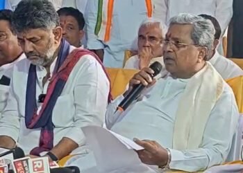 ದಸರಾ ವಿವಾದ | ಕೋರ್ಟ್ ಮೇಟ್ಟಿಲೇರಿದ ಪ್ರತಾಪ್ ಸಿಂಹ : ನಾವು ಕಾನೂನು ಹೋರಾಟಕ್ಕೆ ಸಿದ್ಧ : ಸಿಎಂ ತಿರುಗೇಟು