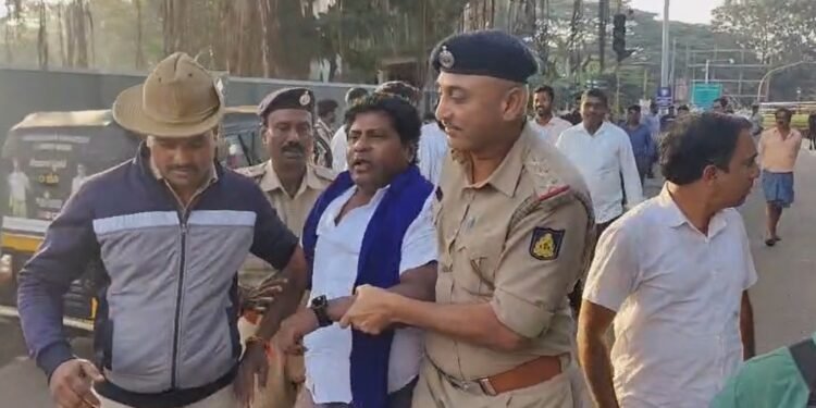 Dussehra controversy | BJP, Hindu activists who were planning to go to Chamundi Chalo are in police custody!