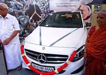 88ನೇ ವಯಸ್ಸಿನಲ್ಲಿ ಬಾಲ್ಯದ ಕನಸು ನನಸು: ಮರ್ಸಿಡಿಸ್ ಬೆಂಝ್ ಖರೀದಿಸಿದ ತಮಿಳುನಾಡು ರೈತ!