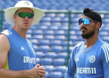 ಪಾಕ್ ವಿರುದ್ಧದ ಹೈವೋಲ್ಟೇಜ್ ಪಂದ್ಯ: ಟೀಮ್ ಇಂಡಿಯಾದಲ್ಲಿ ‘ವಿಕೆಟ್ ಟೇಕರ್’ ಅರ್ಷದೀಪ್ಗೆ ಸಿಗುತ್ತಾ ಚಾನ್ಸ್?