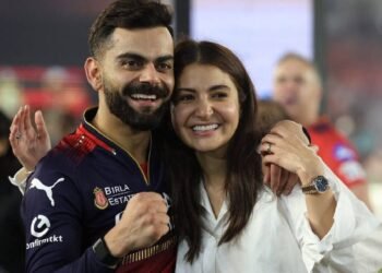 ಪುತ್ರ ಅಕಾಯ್ ಜೊತೆ ಲಂಡನ್‌ನಲ್ಲಿ ವಿರಾಟ್-ಅನುಷ್ಕಾ: ಸರಳತೆಗೆ ಮನಸೋತ ಅಭಿಮಾನಿಗಳು