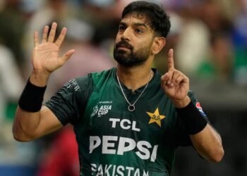 ಹ್ಯಾರಿಸ್ ರೌಫ್ ‘ಫೈಟರ್ ಜೆಟ್’ ವಿವಾದ: “ನಾವು ಬ್ಯಾಟ್ನಿಂದಲೇ ಉತ್ತರ ನೀಡಿದ್ದೇವೆ” ಎಂದ ಭಾರತದ ಸಹಾಯಕ ಕೋಚ್