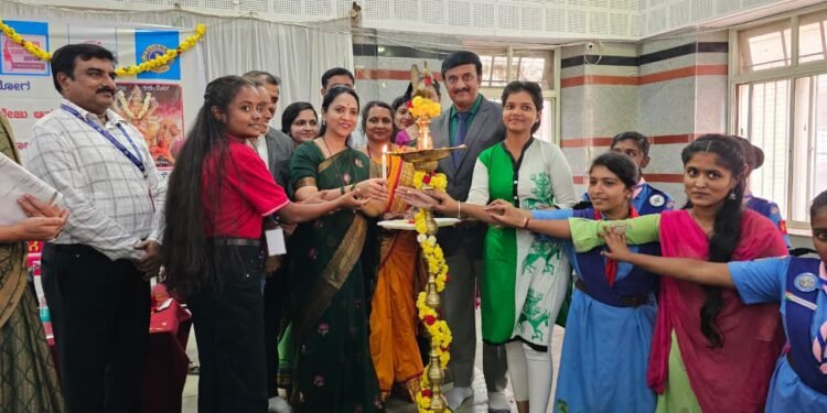ತಪ್ಪುಗಳನ್ನು ಪ್ರಶ್ನಿಸುವ ಗುಣ ರೂಢಿಸಿಕೊಳ್ಳುವುದು ಮುಖ್ಯ : ನಾಗಲಕ್ಷ್ಮೀ ಚೌಧರಿ