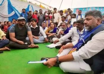 ಡಿಕೆಶಿ ವಿರುದ್ಧ ಕಸದ ಲಾರಿ ಹಾಗೂ ಅಟೋ ಚಾಲಕರ ಆಕ್ರೋಶ