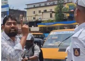 ಮಂಗಳೂರು: ವ್ಯಕ್ತಿಯಿಂದ ಪೊಲೀಸ್ ಕರ್ತವ್ಯಕ್ಕೆ ಅಡ್ಡಿಪಡಿಸಿ, ನಿಂದನೆ- ವೀಡಿಯೋ ವೈರಲ್
