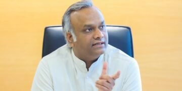 ಮಗು ಚಿವುಟುವವರೂ, ತೊಟ್ಟಿಲು ತೂಗುವವರೂ ನೀವೆ : ಬಿಜೆಪಿ ವಿರುದ್ಧ ಪ್ರಿಯಾಂಕ್‌ ಆಕ್ರೋಶ
