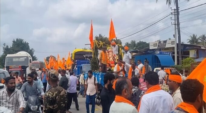 ಮದ್ದೂರ ಗಣೇಶ ವಿಸರ್ಜನೆ | ಬೃಹತ್ ಶೋಭಾಯಾತ್ರೆ | ಸರ್ಕಾರದ ವಿರುದ್ಧ ಬಿಜೆಪಿ ವಾಗ್ದಾಳಿ