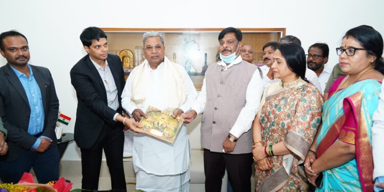 ಮೈಸೂರು ದಸರಾ | ಸಿಎಂ, ಡಿಸಿಎಂಗೆ ಜಿಲ್ಲಾಡಳಿತದಿಂದ ಆಹ್ವಾನ