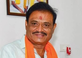 ಮುನಿರತ್ನಗೆ 3 ಕೇಸ್‌ ಗಳಲಿ ಬಿ ರಿಪೋರ್ಟ್‌ | “ಮುನಿರತ್ನನಿಂದ ನಿರಂತರ ಕಿರುಕುಳ” : ಬಿಜೆಪಿಗೆ ಕಚೇರಿಗೆ ಬಂದು ಮಹಿಳೆ ದೂರು