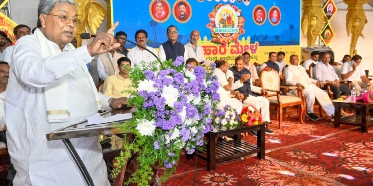 ಪ್ರಧಾನಿ ನರೇಂದ್ರ ಮೋದಿ ಮಹಾನ್ ಡೋಂಗಿ : ಸಿಎಂ ಸಿದ್ದರಾಮಯ್ಯ ಕಿಡಿ