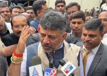 ಹಿಟ್ ಅಂಡ್ ರನ್, ಬ್ಲ್ಯಾಕ್ ಮೇಲ್ ಮಾಡುವುದಲ್ಲ, ಬಹಿರಂಗ ಚರ್ಚೆಗೆ ಬಂದು  ಮಾತನಾಡಲಿ ; ಹೆಚ್ಡಿಕೆಗೆ ಡಿಕೆಶಿ ಸವಾಲು
