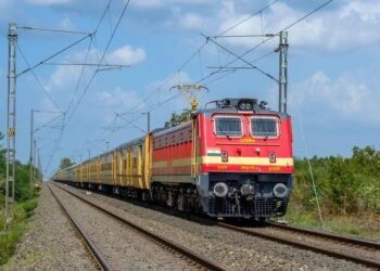 ಭಾರತೀಯ ರೈಲ್ವೆಯಲ್ಲಿ ಭರ್ಜರಿ 8,850 ಹುದ್ದೆಗಳ ನೇಮಕ: ಕೂಡಲೇ ಅರ್ಜಿ ಸಲ್ಲಿಸಿ