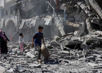 ಗಾಜಾದ ಮೇಲೆ ಇಸ್ರೇಲ್ ಬಾಂಬ್ ದಾಳಿ; ಕನಿಷ್ಠ 60 ಮಂದಿ ಸಾವು