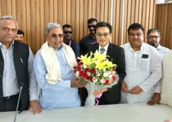 ಸಿಎಂ ಸಿದ್ದರಾಮಯ್ಯರನ್ನು ಭೇಟಿಯಾದ ‘ಫಾಕ್ಸ್‌ಕಾನ್‌’ ಮುಖ್ಯಸ್ಥ ರಾಬರ್ಟ್‌ ವೂ!