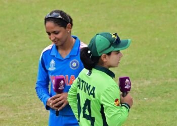 ಮಹಿಳಾ ವಿಶ್ವಕಪ್​​ನಲ್ಲೂ ‘ನೋ ಹ್ಯಾಂಡ್​​ ಶೇಕ್’ – ಪಾಕ್‌ ನಾಯಕಿಗೆ ಹಸ್ತಲಾಘವ ನಿರಾಕರಿಸಿದ ಹರ್ಮನ್‌ಪ್ರೀತ್!