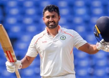 ರಣಜಿ ಟ್ರೋಫಿ : ತವರು ತಂಡಕ್ಕೆ ಮರಳಿದ ಕರುಣ್ ನಾಯರ್ – ಮಯಾಂಕ್ ನಾಯಕತ್ವದಲ್ಲಿ ಕಣಕ್ಕಿಳಿಯಲಿದೆ ಕರ್ನಾಟಕ!