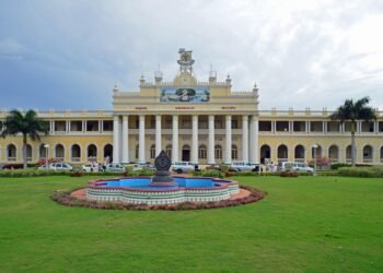 ಮೈಸೂರು ವಿವಿಯಲ್ಲಿ ಅಸಿಸ್ಟಂಟ್ ಪ್ರೊಫೆಸರ್ ಹುದ್ದೆ ನೇಮಕ: ನೇರ ಸಂದರ್ಶನದ ದಿನಾಂಕ ಇಲ್ಲಿದೆ