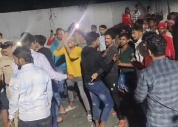 ಇಬ್ಬರು ಕಾರ್ಮಿಕರ ಸಾವಿನ ಕೇಸ್ | ಪರಿಶೀಲನೆಗೆ ತೆರಳಿದ ಪೋಲಿಸರ ಮೇಲೆ ಬಿಹಾರಿಗಳ ಅಟ್ಯಾಕ್‌