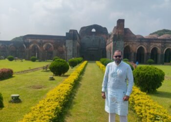 ಯೂಸುಫ್ ಪಠಾಣ್ ಭೇಟಿ ನೀಡಿದ ‘ಅದೀನಾ ಮಸೀದಿ’ ಹಿಂದೂ ದೇಗುಲವೇ? ವಿವಾದದ ಕಿಡಿ ಹೊತ್ತಿಸಿದ ಬಿಜೆಪಿ