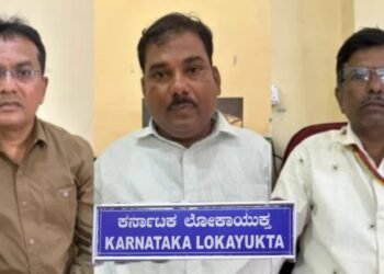 ಹಾವೇರಿ : ಲಂಚ ಸ್ವೀಕರಿಸುತ್ತಿದ್ದ ಶಿರಸ್ತೇದಾರ್ ಸೇರಿ ಮೂವರು ಸಿಬ್ಬಂದಿ ಲೋಕಾಯುಕ್ತ ಬಲೆಗೆ!